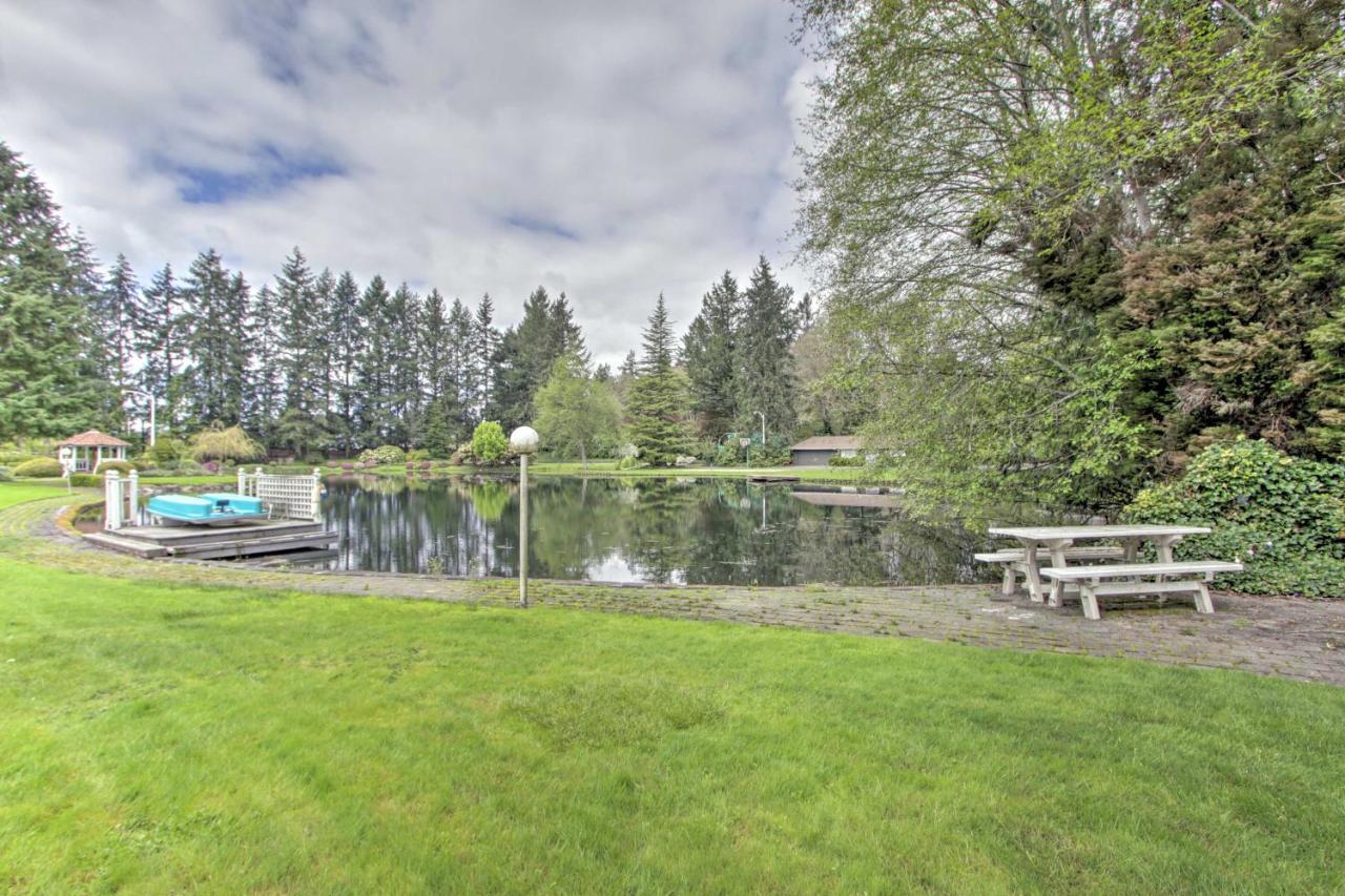 Contemporary Tacoma Cottage With Deck And Pond! Exterior photo